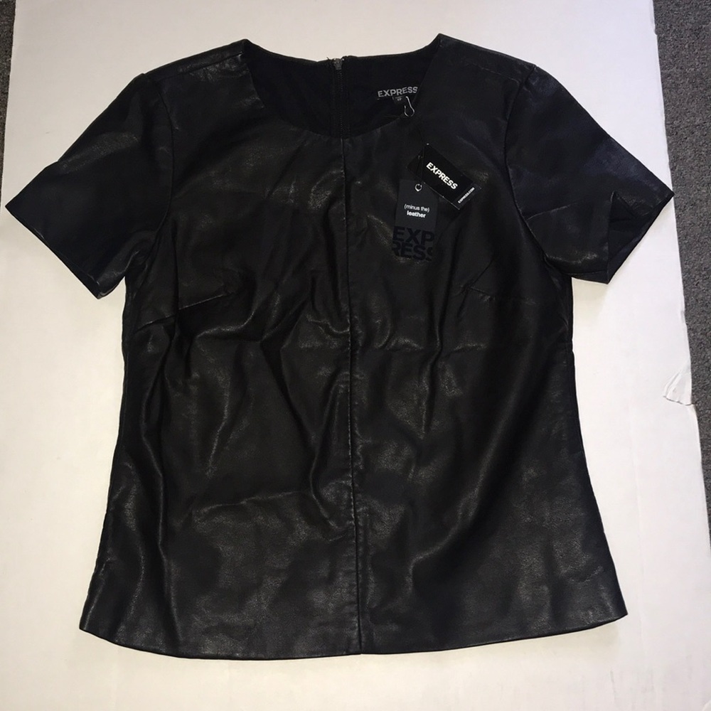 NEW! NEVER WORN! Express Black MLT TOP. Size XS.